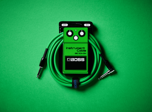 BOSS BIC-10A-GN | Cabo para Instrumento P10 x P10 em L de 3 Metros na Cor Verde