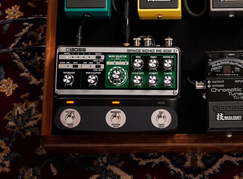 BOSS RE-202 | Pedal de Delay e Reverb Space Echo