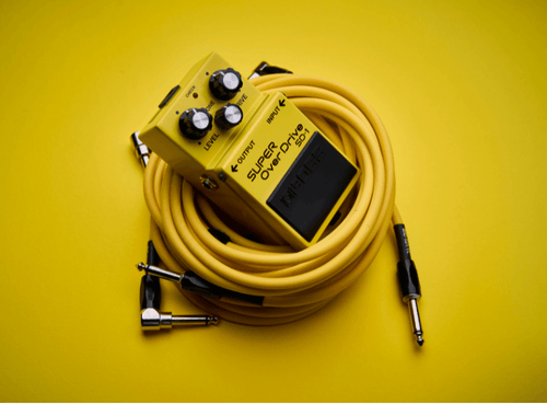 BOSS BIC-10A-YL | Cabo para Instrumento P10 x P10 em L de 3 Metros na Cor Amarelo